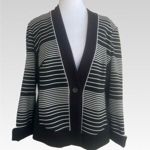 LAURA Black and White Women's